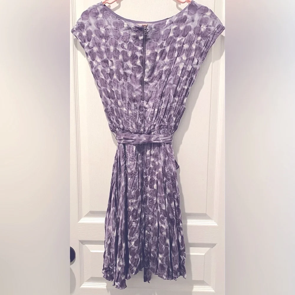 Alice + Olivia Sophisticated Watercolor Crinkled Silk in Grape & Dove Mini Dress